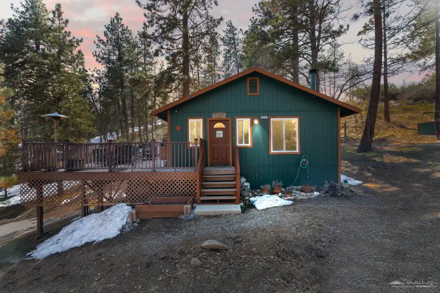 26181 Paramount Dr, Tehachapi, CA 93561 - #2