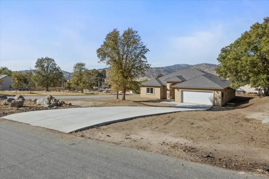 17901 Hambletonian Drive, Tehachapi, CA 93561 - #2