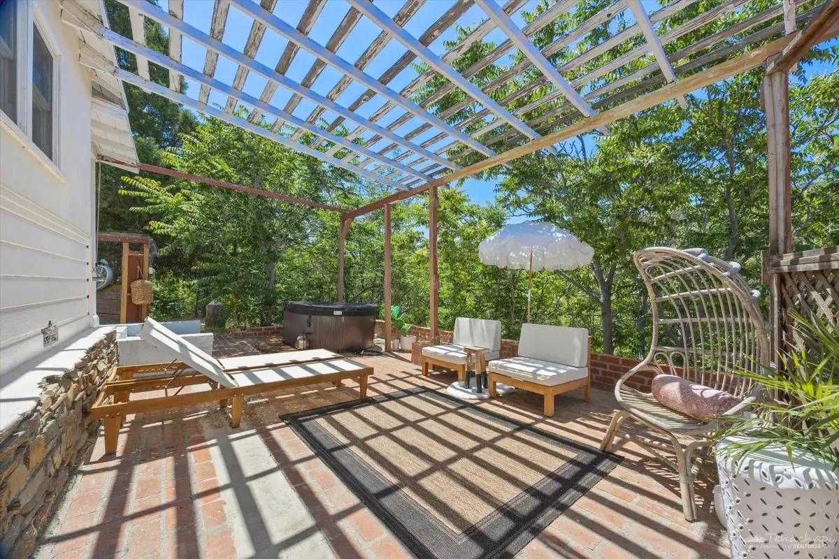 43708 Log Cabin Trails, Lake Hughes, CA 93532 - Image #1