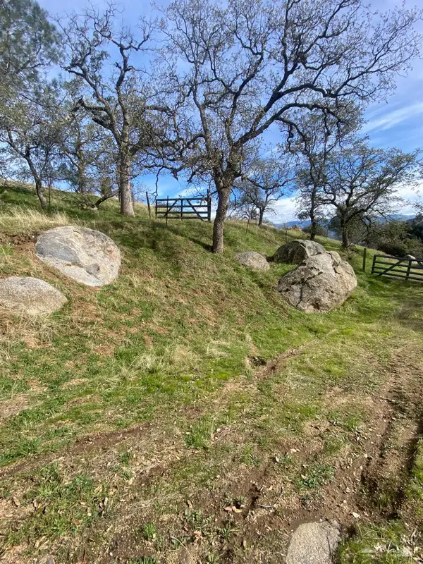 27833 Buckeye Canyon Road, Keene, CA 93531