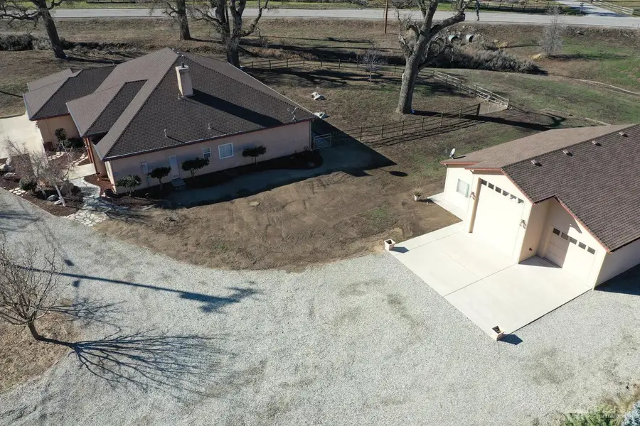 23001 Lakeview Drive, Tehachapi, CA 93561 - Image #3