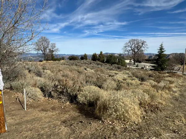 25160 Jacaranda Drive, Tehachapi, CA 93561