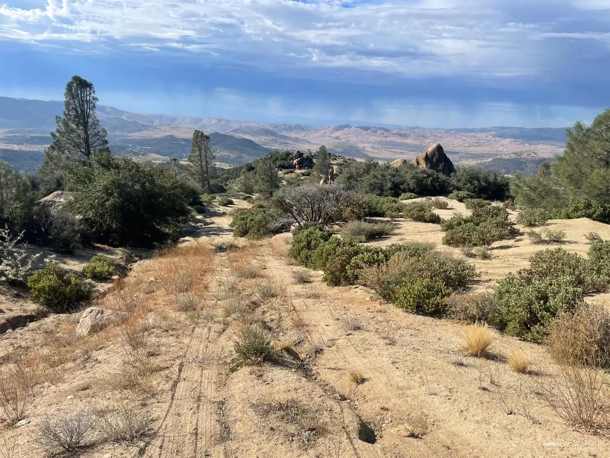 41 Montclaire Circle, Tehachapi, CA 93561 - Image #1