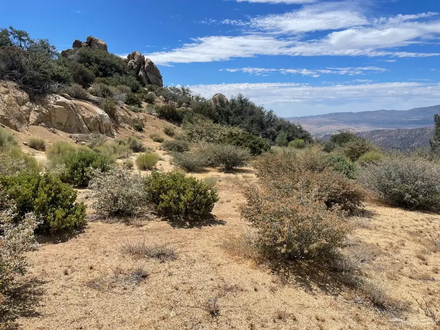 41 Montclaire Circle, Tehachapi, CA 93561 - Image #2