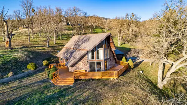 24450 Oaktree Court, Tehachapi, CA 93561