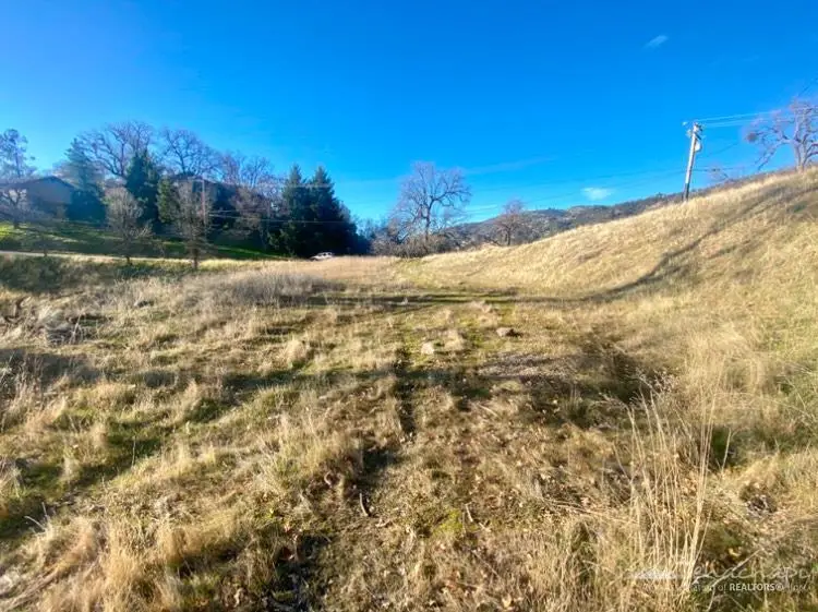 30601 Rolling Oak Drive, Tehachapi, CA 93561 - Image #1