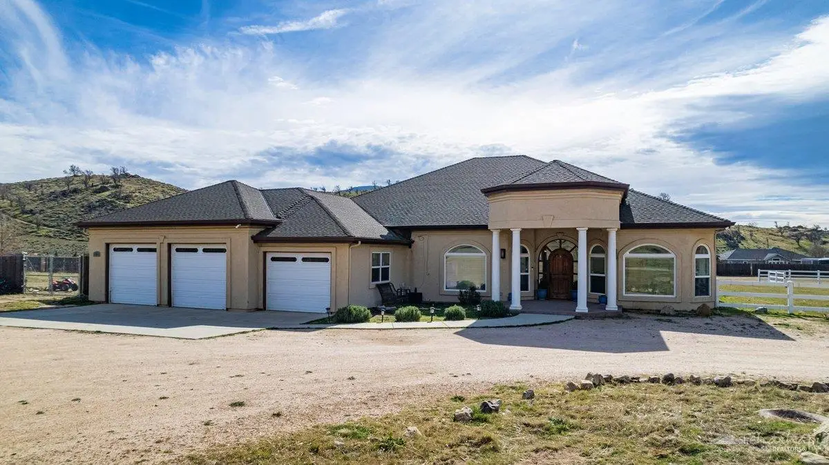 24626 Roberts Avenue, Tehachapi, CA 93561 - Image #1