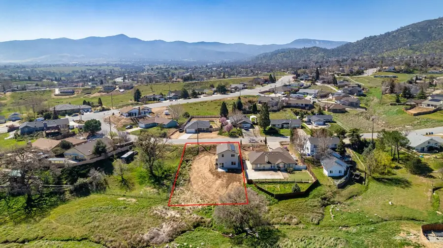 21001 Carriage Drive, Tehachapi, CA  - #3