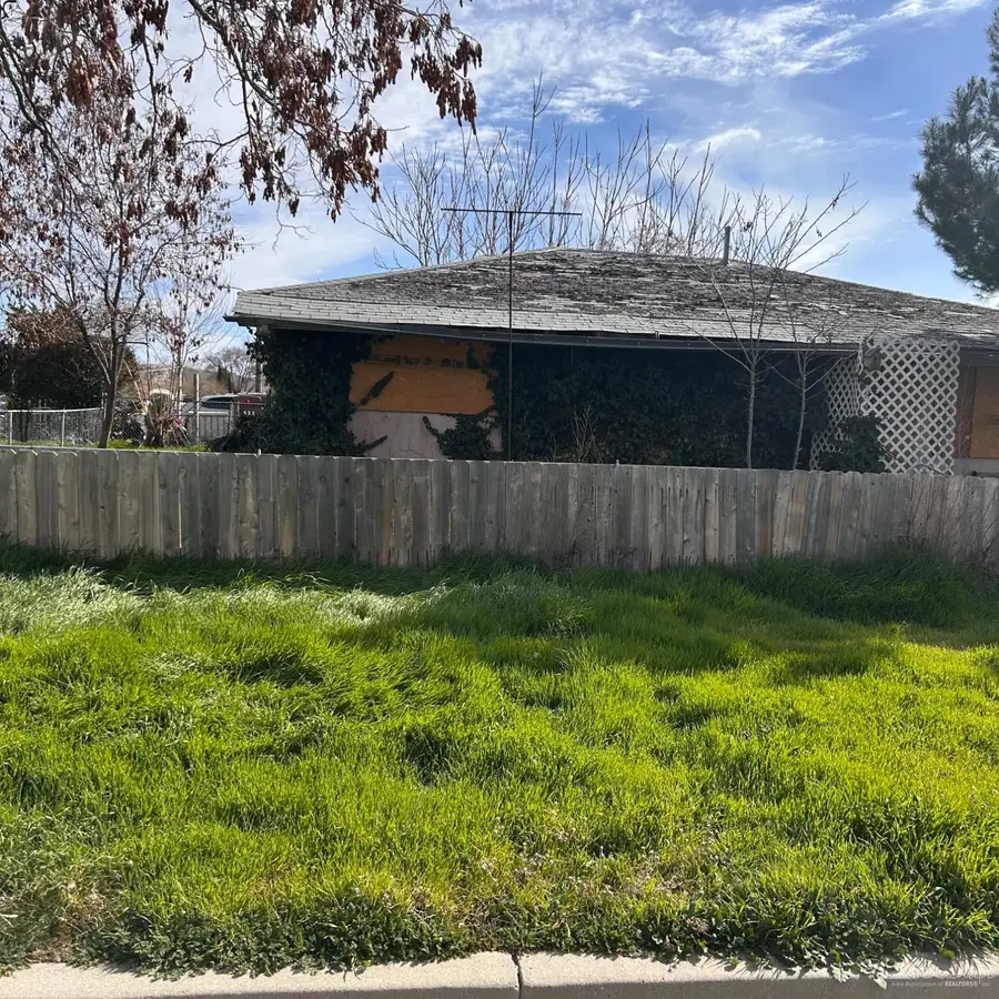 120 Curry Street N, Tehachapi, CA 93561 - Image #2