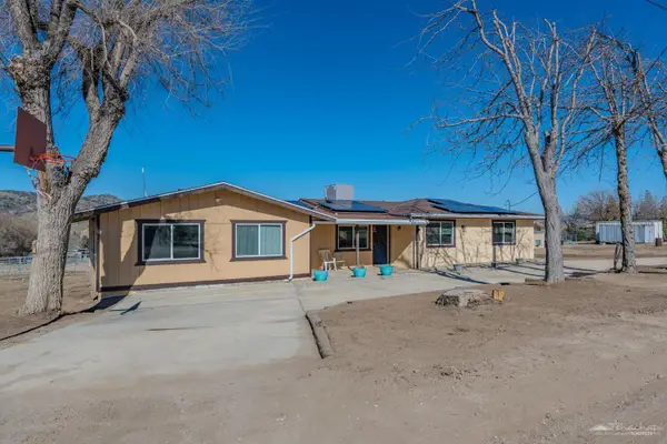 22361 Wyworry Lane, Tehachapi, CA 93561