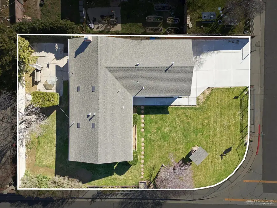 225 Spruce St, Tehachapi, CA 93561 - #2