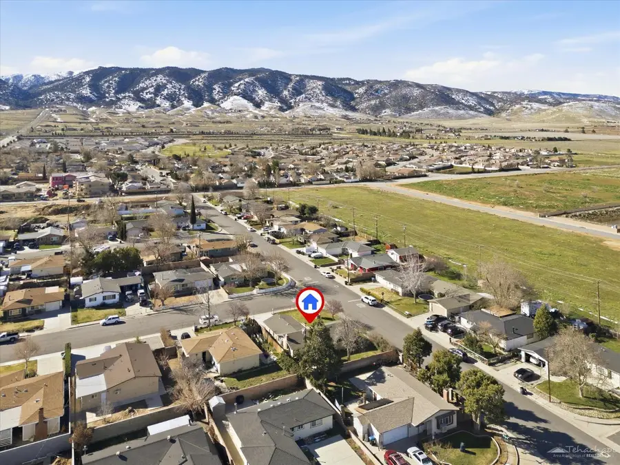 225 Spruce St, Tehachapi, CA 93561 - #3