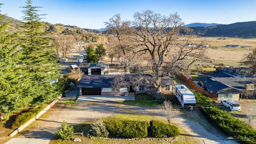 28050 Black Gold Way, Tehachapi, CA 93561 - #2