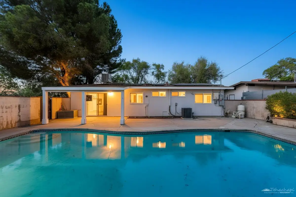 1046 W Avenue H6, Lancaster, CA 93534 - #1