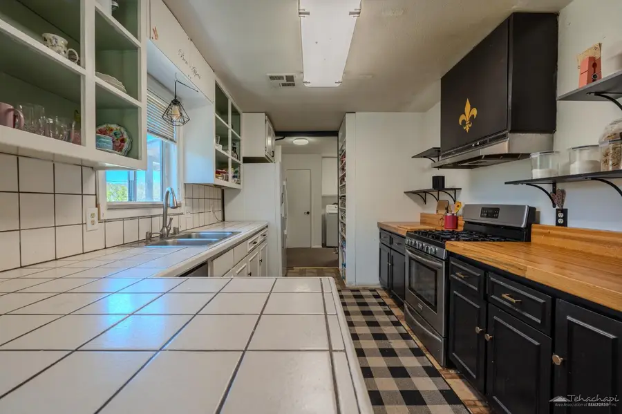 19670 Easy Street, Tehachapi, CA 93561 - #3