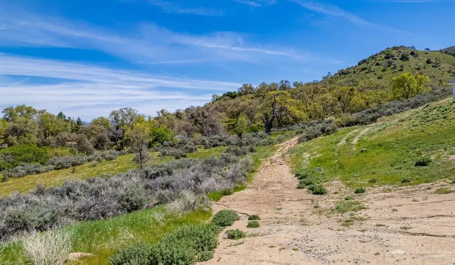 0 Shut Out Pl, Tehachapi, CA 93561 - #3