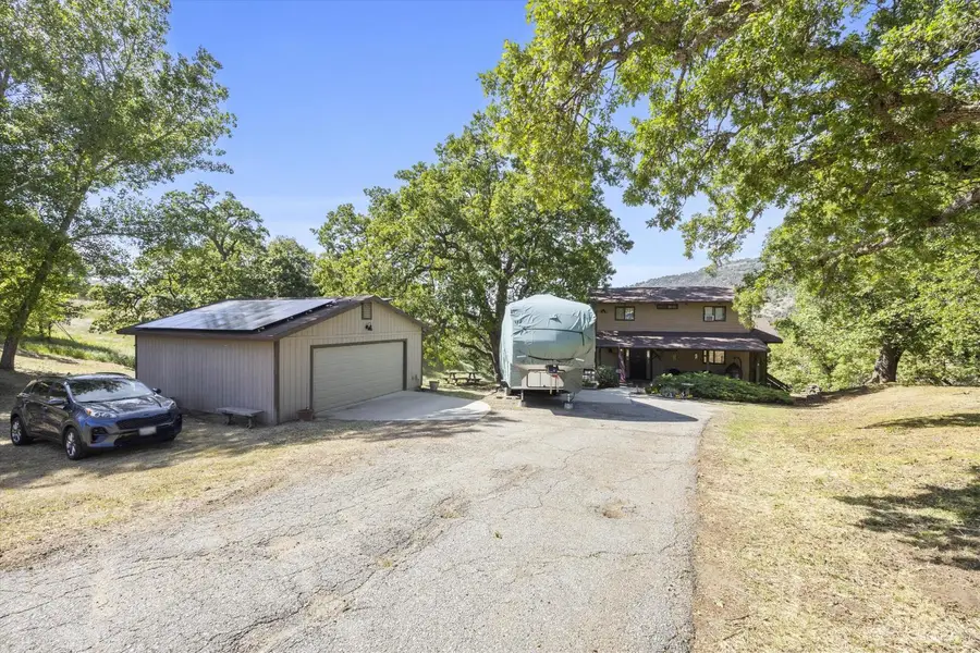 30460 Rollingoak Drive, Tehachapi, CA 93561 - #2