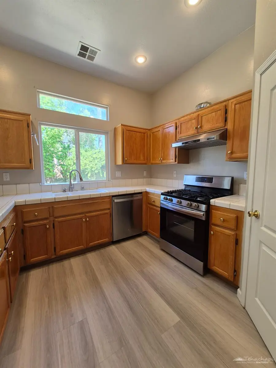 6710 Leaf Valley Drive, Bakersfield, CA 93313 - #3