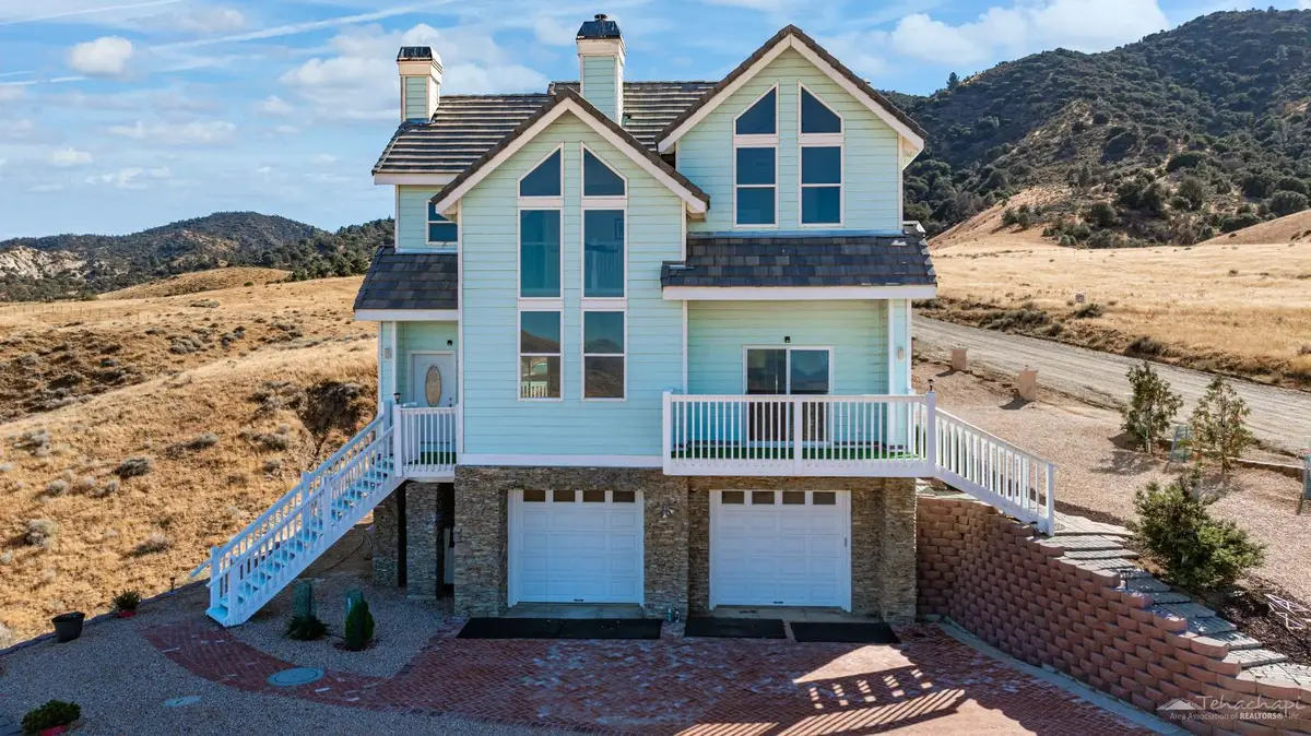 19180 Siskiyou Dr, Tehachapi, CA  - #1