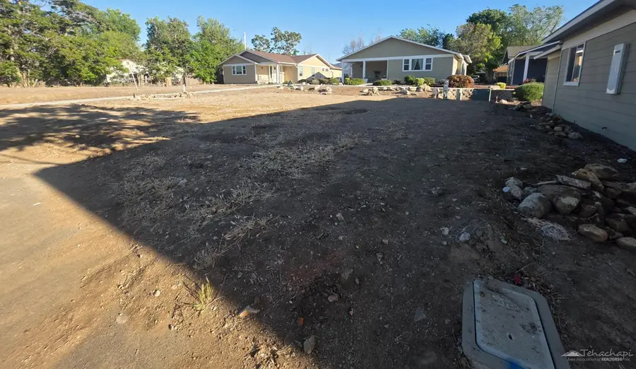 319 W D St., Tehachapi, CA 93561 - #2