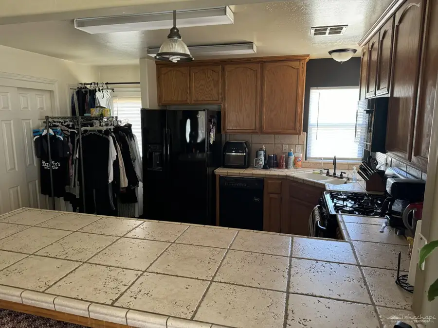 18190 Basil Drive, Tehachapi, CA 93561 - #3