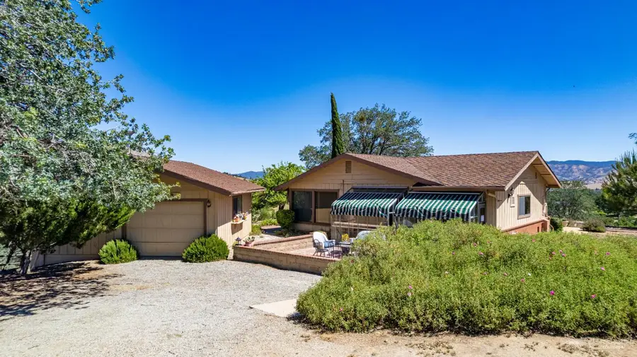20476 Old Town Road, Tehachapi, CA 93561 - #2