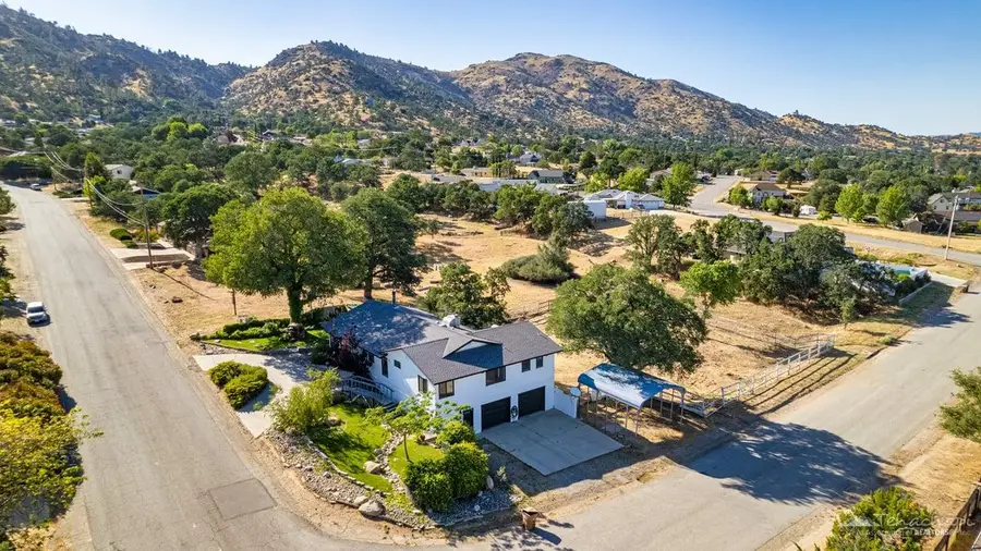 21900 Valley Vista Dr., Tehachapi, CA 93561 - #2