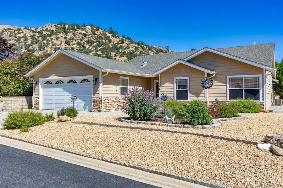 21276 White Pine Drive #49, Tehachapi, CA 93561 - #2