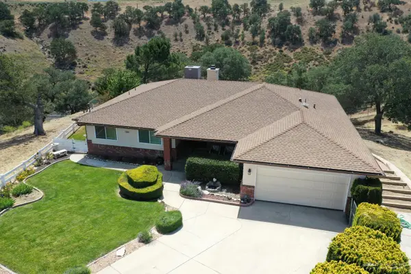 19301 Moon Drive, Tehachapi, CA 93561
