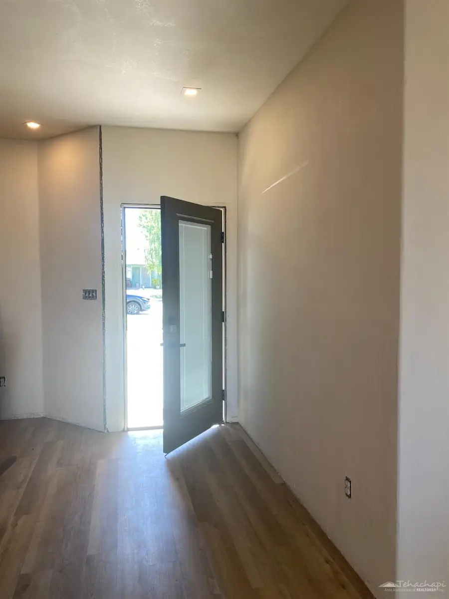 600 Las Colinas Street, Tehachapi, CA 93561 - #2