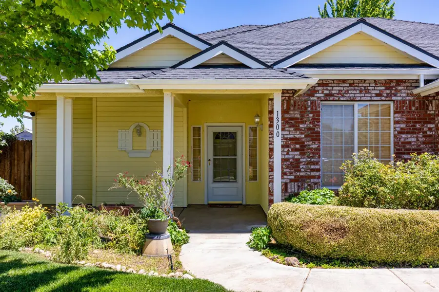 1300 Scarlet Oak Drive, Tehachapi, CA 93561 - #2
