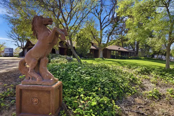 12147 Cliff Avenue, Bakersfield, CA 93311