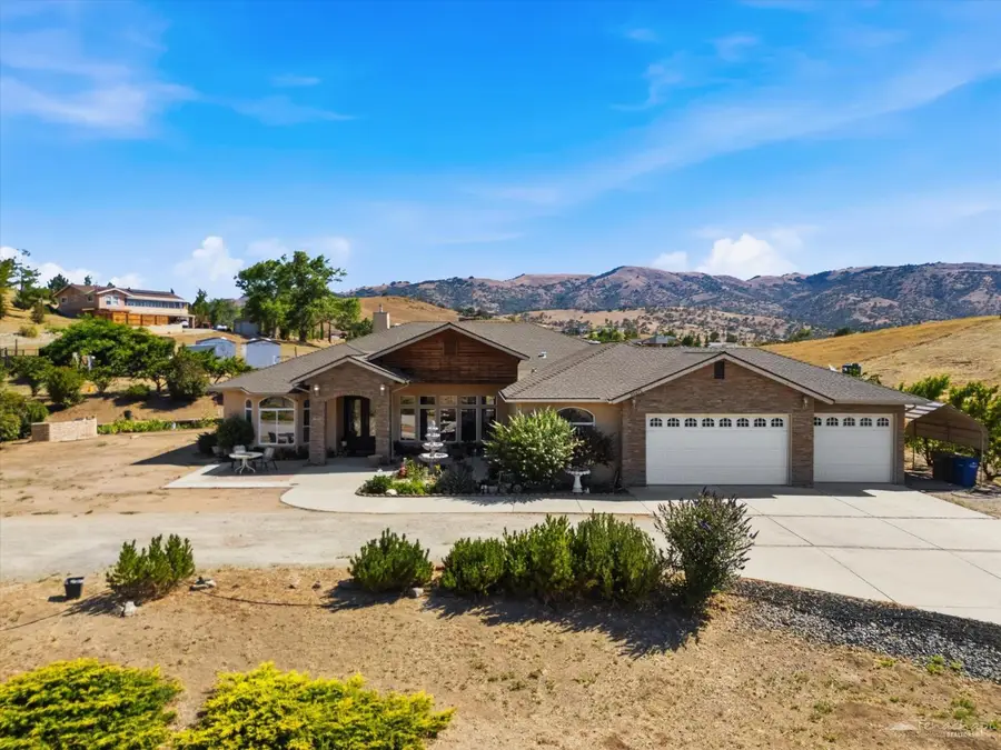 20475 Pinon Canyon Drive, Tehachapi, CA 93561 - #3