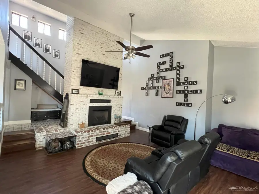 506 E E Street, Tehachapi, CA 93561 - #3