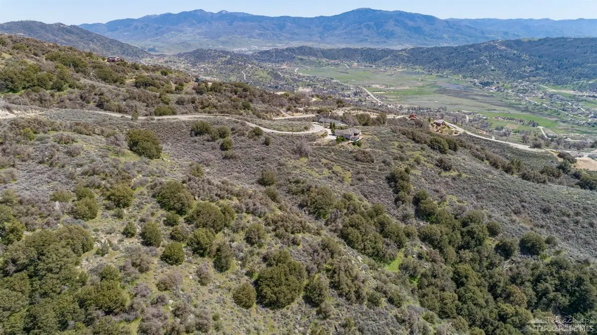 25181 Paramount Drive, Tehachapi, CA 93561 - #1