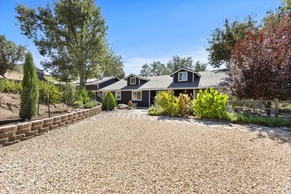 27100 Oakflat Drive, Tehachapi, CA 93561