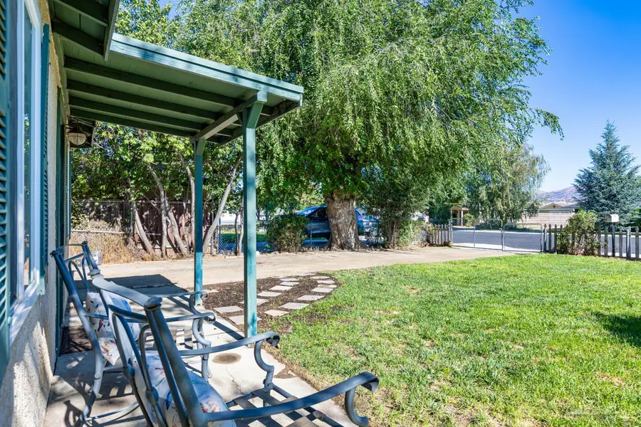220 E I Street, Tehachapi, CA 93561 - #3