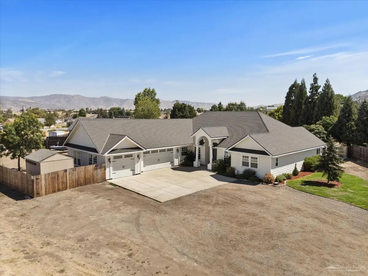 28211 Seabiscuit Way, Tehachapi, CA 93561 - #1