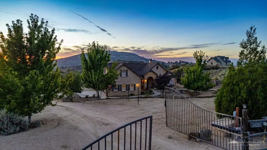 24281 Jacaranda Drive, Tehachapi, CA 93561 - #2