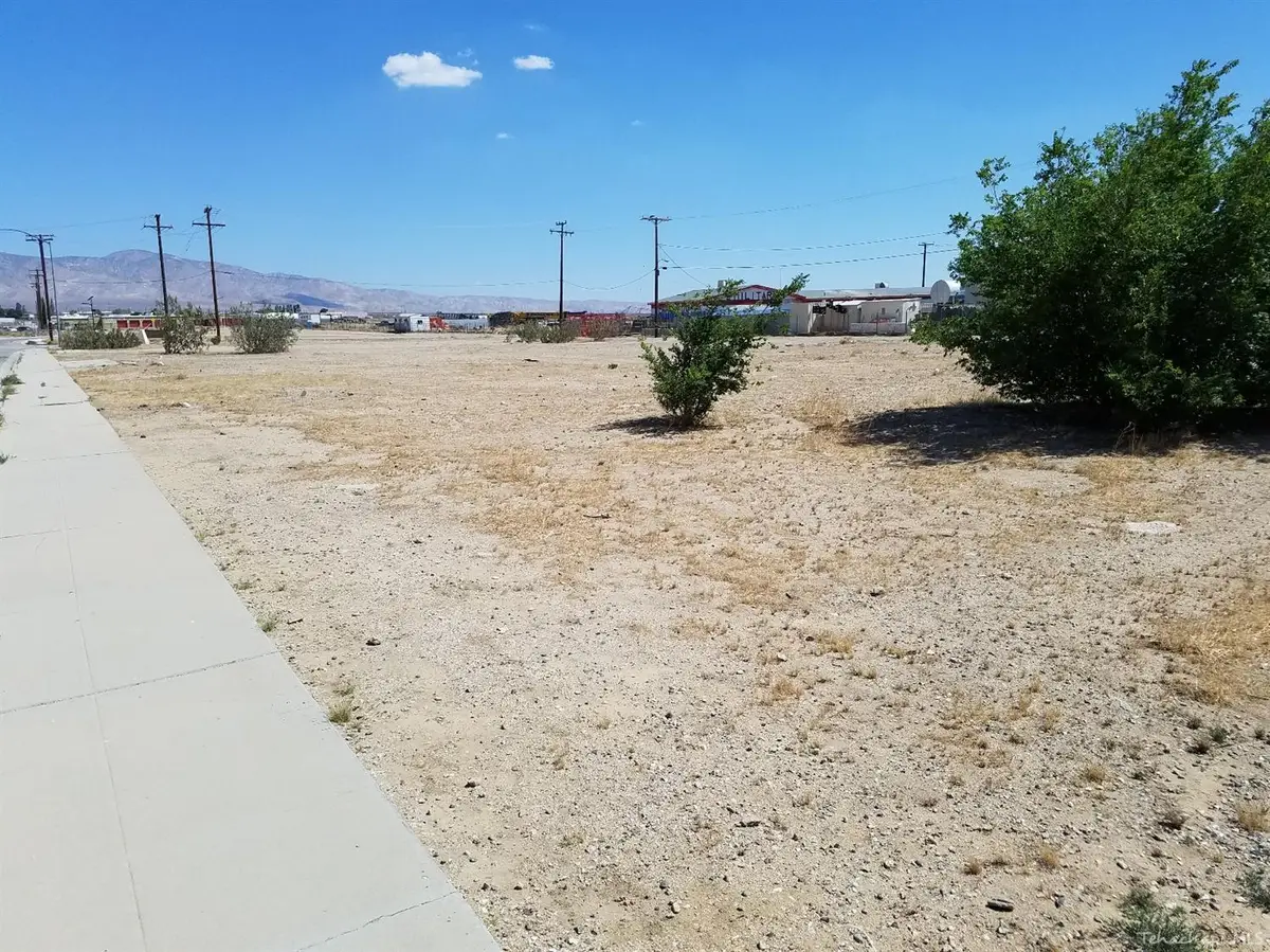 16212 K Street, Mojave, CA 93501 - #1