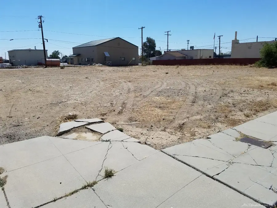 16212 K Street, Mojave, CA 93501 - #3