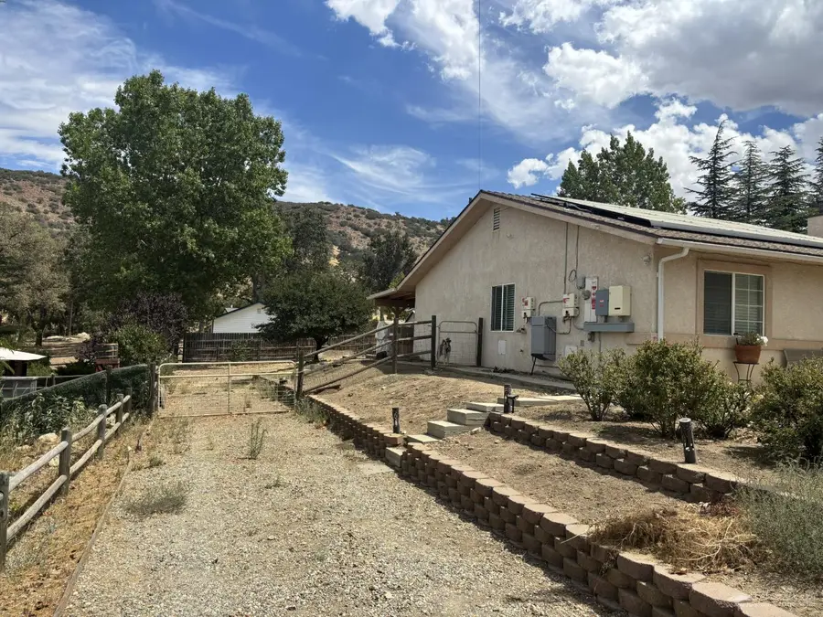 18230 Arosa Road, Tehachapi, CA 93561 - #2