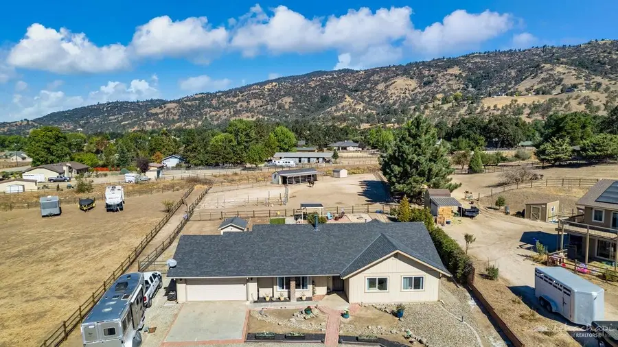 23609 Corral Court, Tehachapi, CA  - #2
