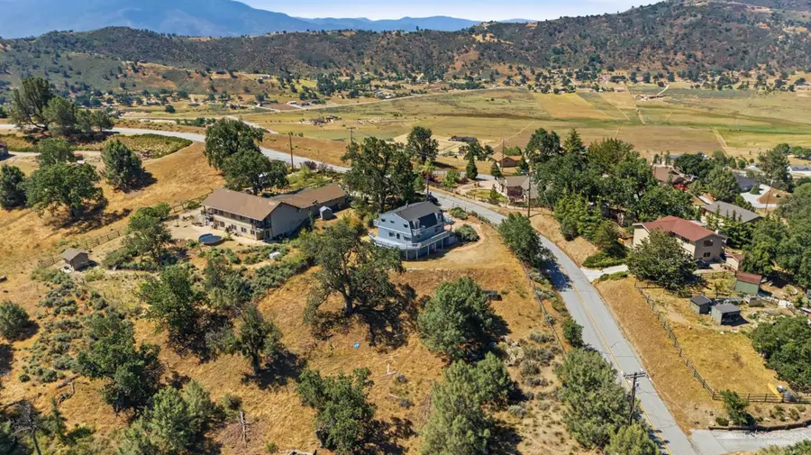 27051 Oakflat Drive, Tehachapi, CA 93561 - #3