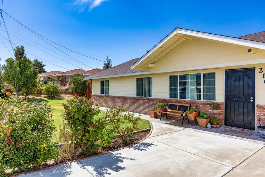 21611 Westwood Boulevard, Tehachapi, CA 93561 - #2