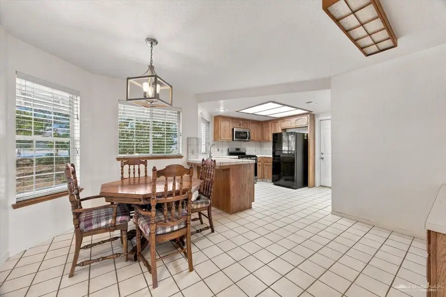 22820 Mariposa Road, Tehachapi, CA 93561 - #3