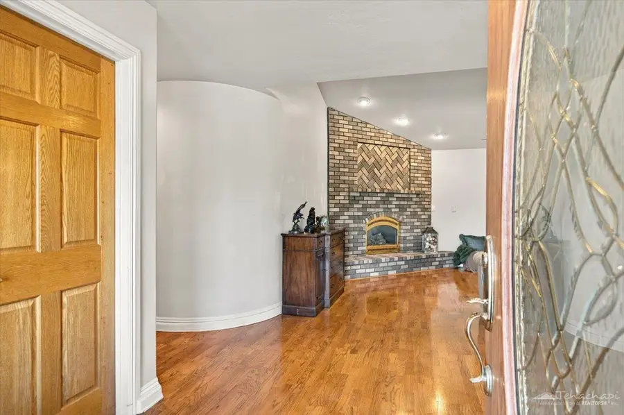 30100 Sunland Way, Tehachapi, CA 93561 - #2