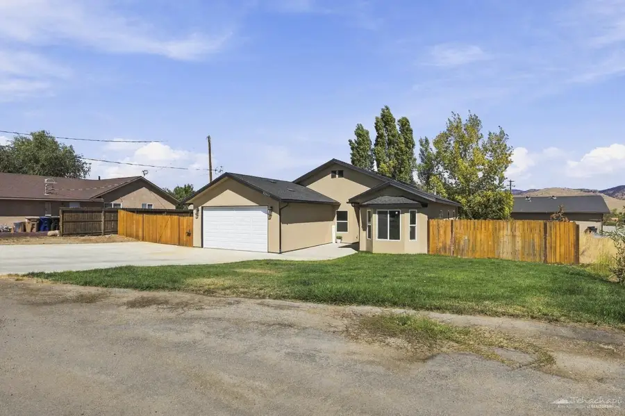 22044 Tin Court, Tehachapi, CA 93561 - #2