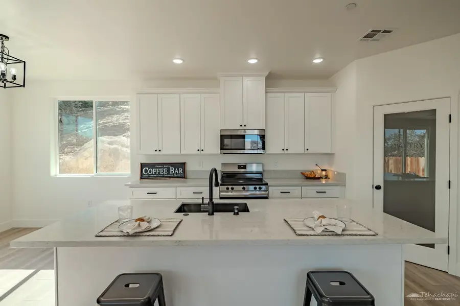 21816 Sunnybrook Drive, Tehachapi, CA 93561 - #2