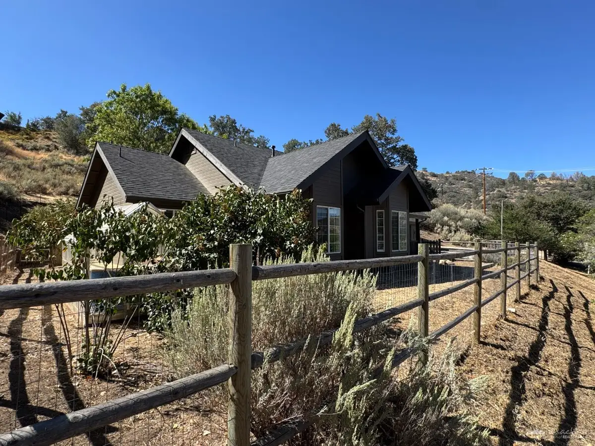 29881 Skyline Drive, Tehachapi, CA  - #1